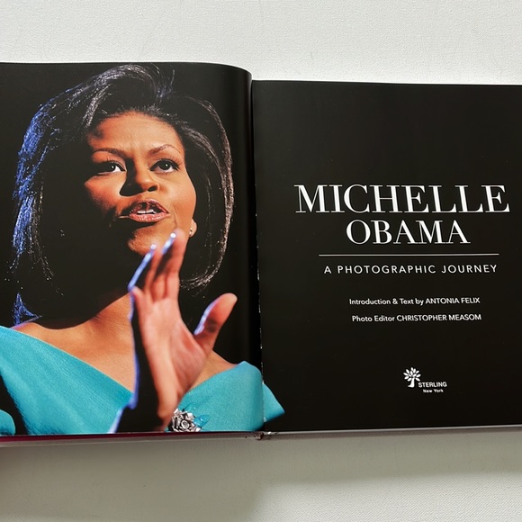Coffee Table Book - Michelle Obama A Photographic Journey ๐ - Picture 4 of 12